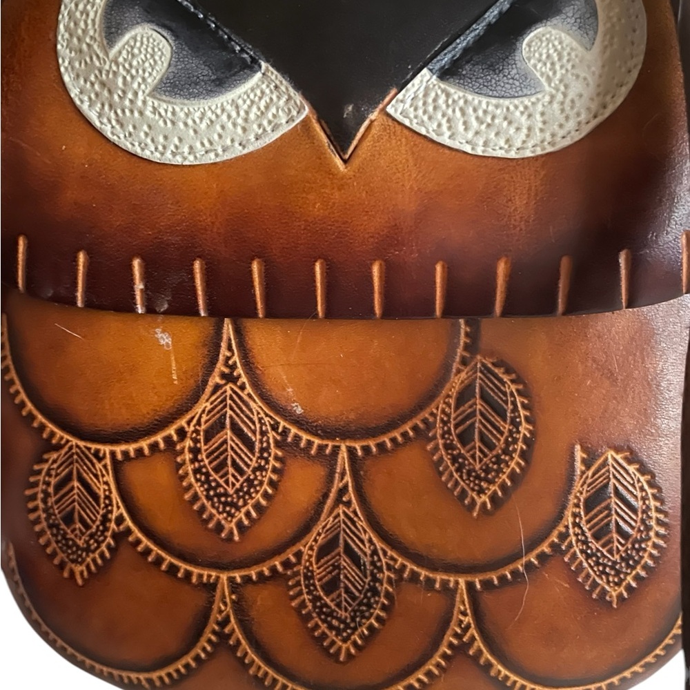 Whimsical Owl Genuine Leather Crossbody Purse Brown with zipper & magnetic flap - Picture 7 of 9